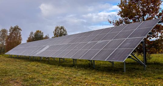 Kuldīgas ūdens atdzelžošanas stacijai pieslēgs saules paneļu parku